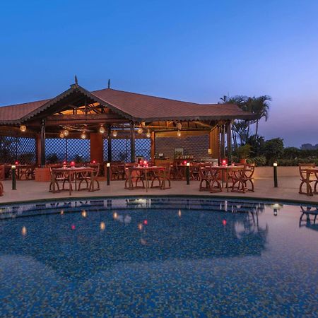 Sheraton Grand Pune Bund Garden Hotel Exterior foto