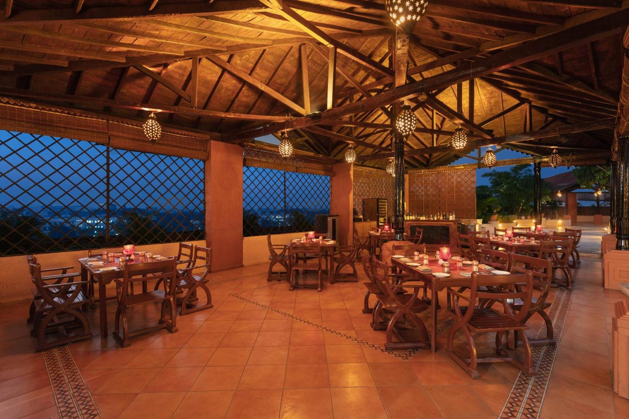 Sheraton Grand Pune Bund Garden Hotel Exterior foto