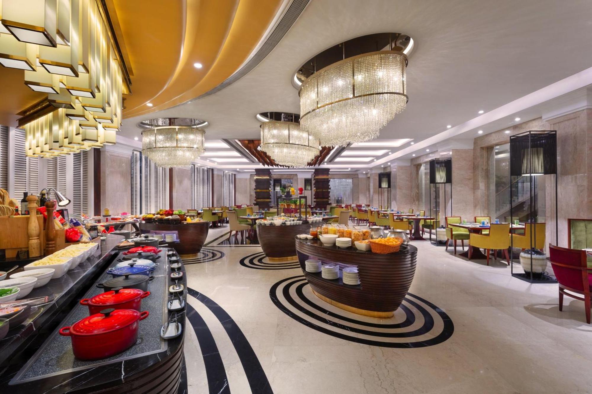 Sheraton Grand Pune Bund Garden Hotel Exterior foto