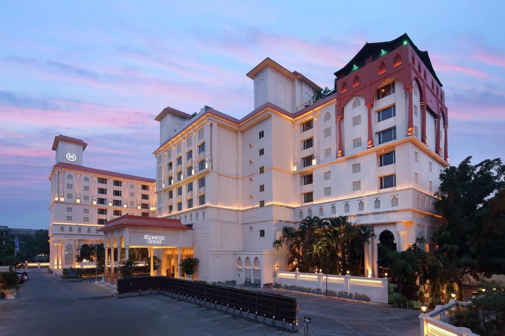 Sheraton Grand Pune Bund Garden Hotel Exterior foto