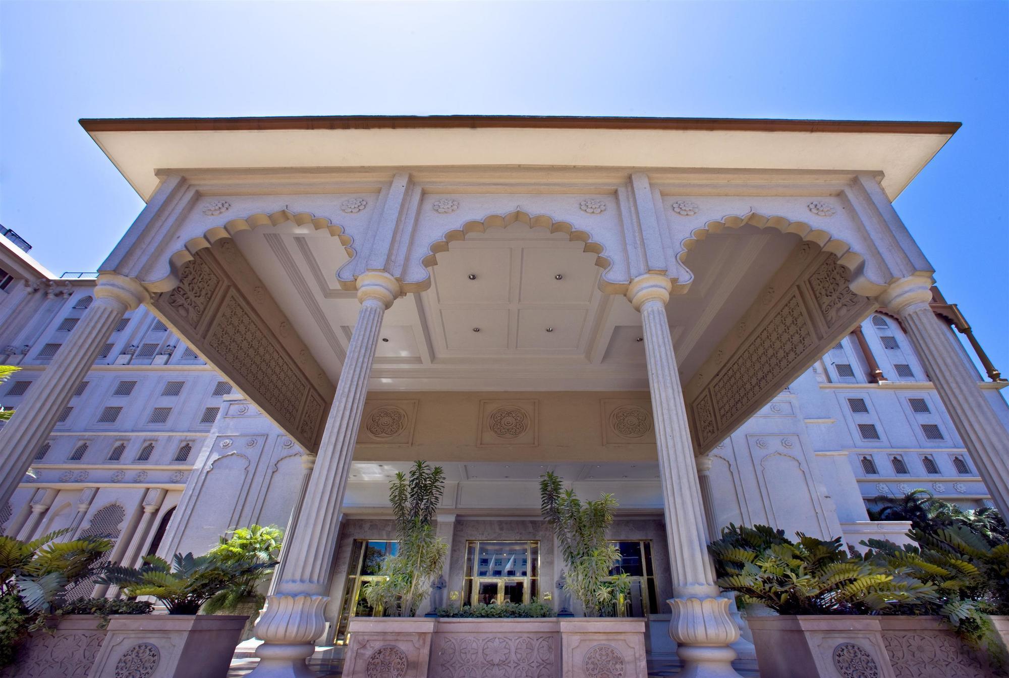Sheraton Grand Pune Bund Garden Hotel Exterior foto